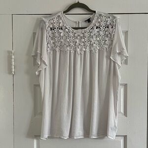 Torrid short sleeve gauze crochet detail top